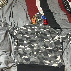 (Bape) Camouflage Hoodie with Colorful Hood